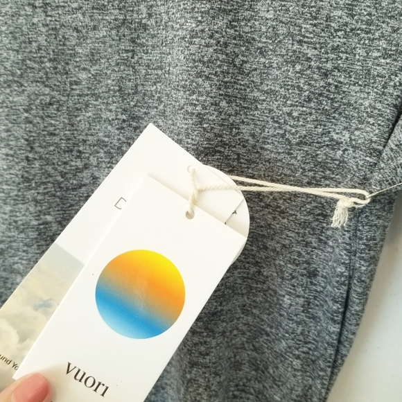 Vuori Women's Long Sleeve Halo Essential Dress NWT Ruching Casual Heather Grey - Picture 5 of 12